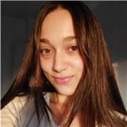 Insegnante madrelingua italiana insegna italiano alle persone straniere